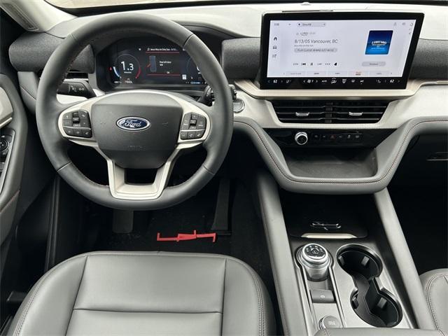 new 2025 Ford Explorer car