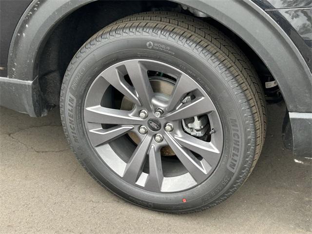 new 2025 Ford Explorer car