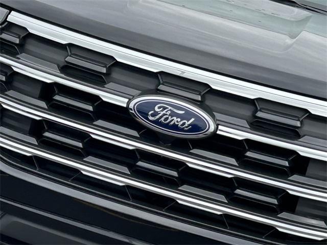 new 2025 Ford Explorer car