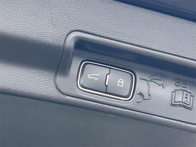 new 2025 Ford Explorer car