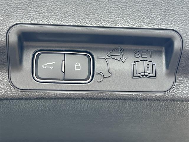 new 2025 Ford Explorer car