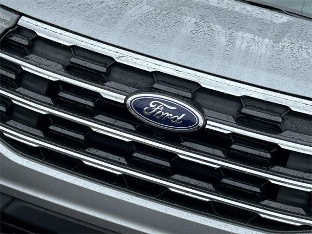 new 2025 Ford Explorer car