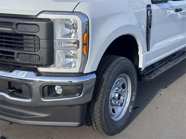 new 2025 Ford F-350 car
