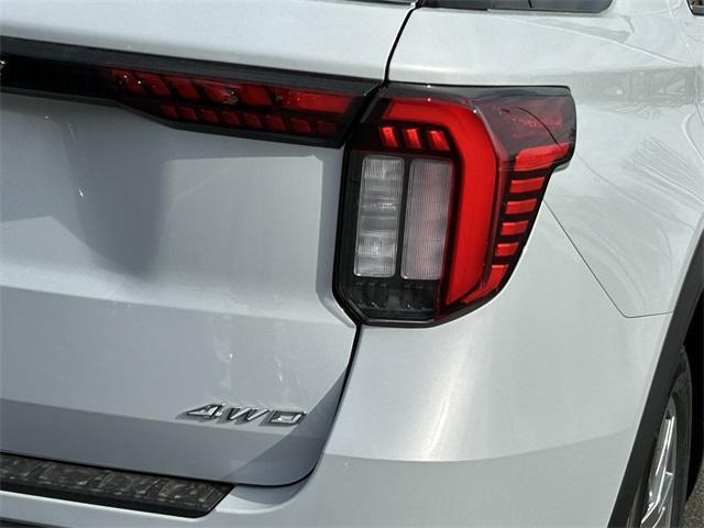 new 2025 Ford Explorer car
