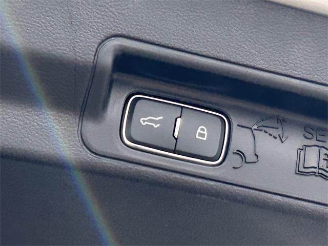 new 2025 Ford Explorer car