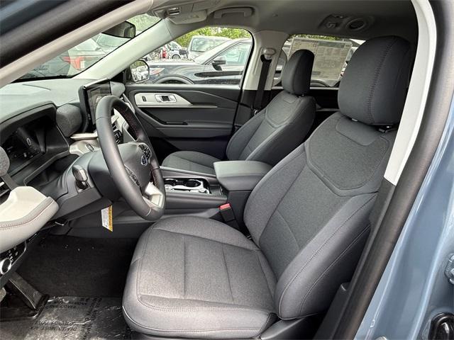 new 2025 Ford Explorer car