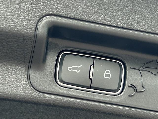 new 2025 Ford Explorer car