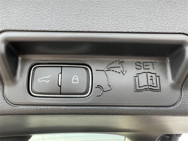 new 2025 Ford Explorer car