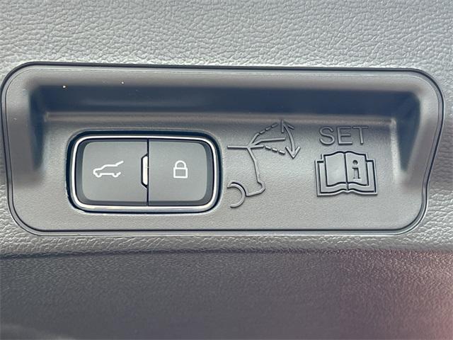 new 2025 Ford Explorer car