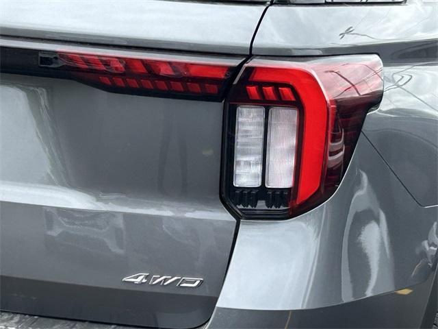 new 2025 Ford Explorer car