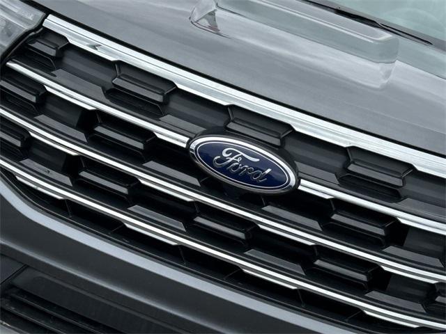 new 2025 Ford Explorer car