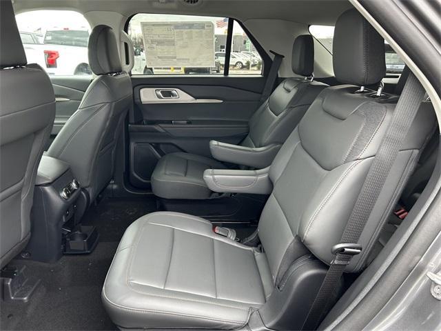 new 2025 Ford Explorer car