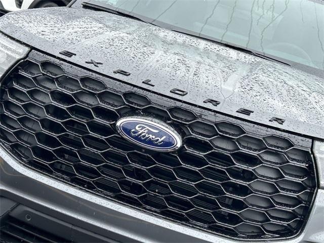 new 2025 Ford Explorer car