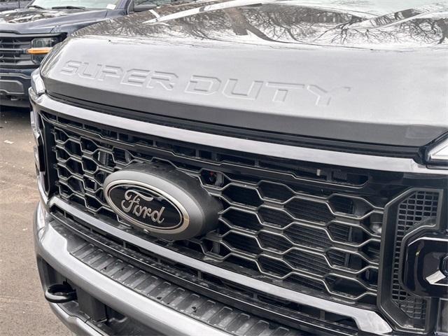 new 2025 Ford F-350 car