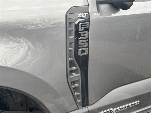 new 2025 Ford F-350 car