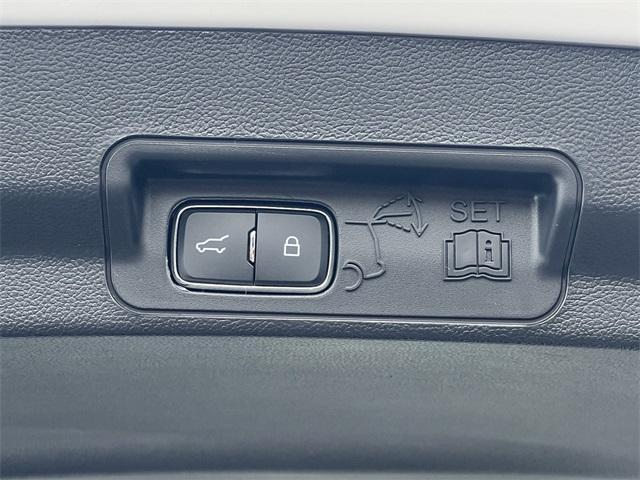 new 2025 Ford Explorer car