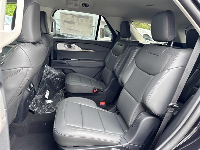 new 2025 Ford Explorer car