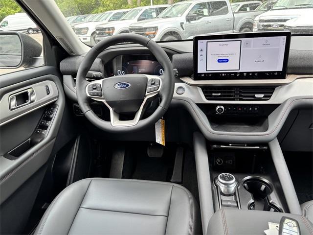 new 2025 Ford Explorer car