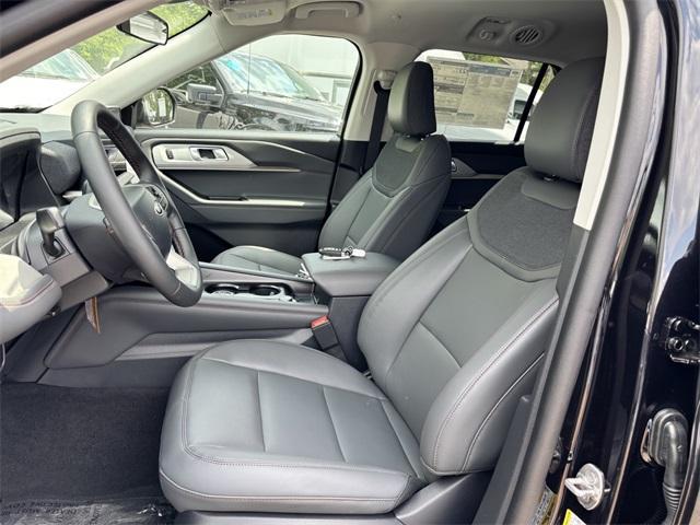 new 2025 Ford Explorer car