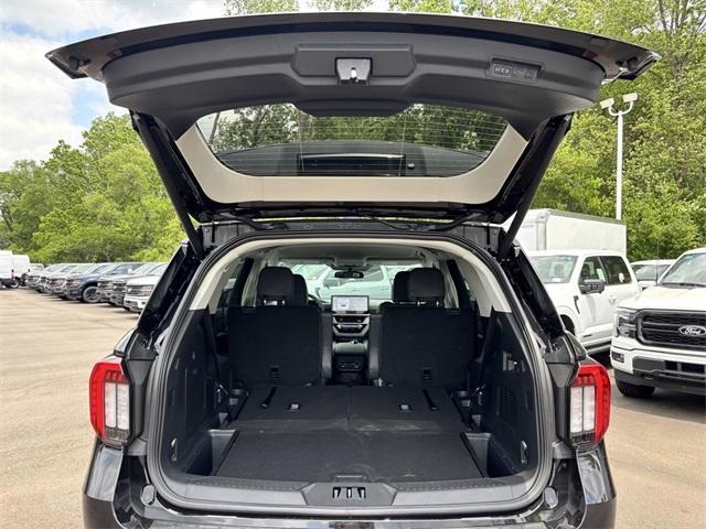 new 2025 Ford Explorer car