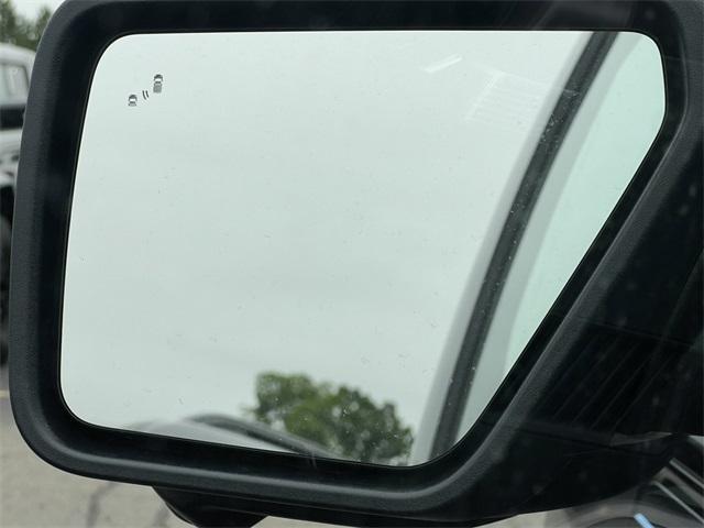 new 2025 Ford F-150 Lightning car