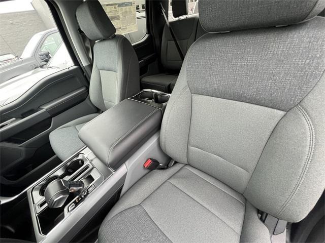 new 2025 Ford F-150 Lightning car