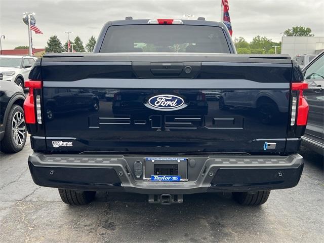 new 2025 Ford F-150 Lightning car