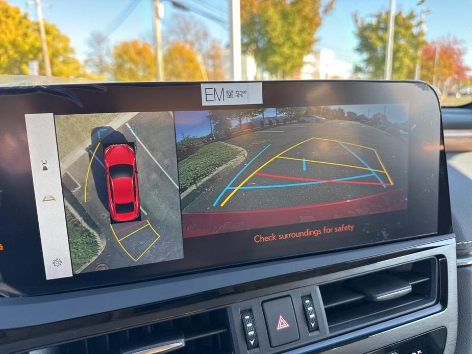 new 2025 Lexus ES 300h car, priced at $54,014