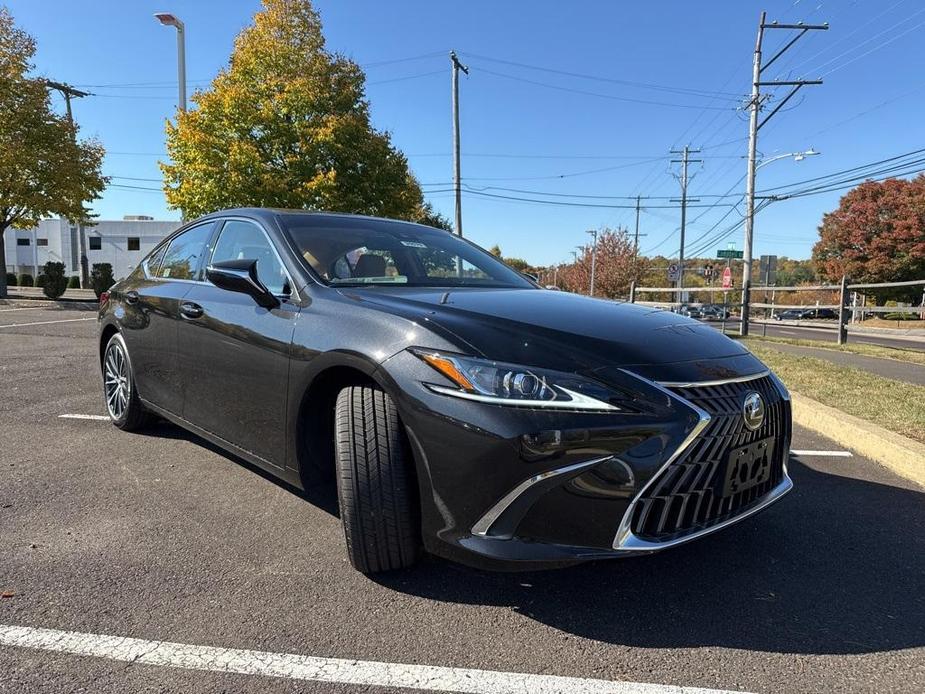 new 2025 Lexus ES 350 car, priced at $47,714