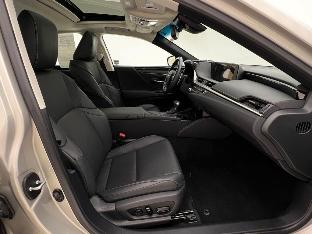 used 2021 Lexus ES 350 car, priced at $35,995