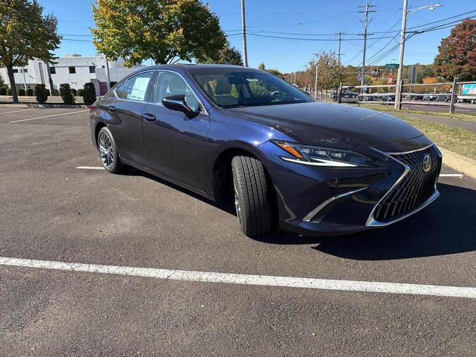 new 2025 Lexus ES 300h car, priced at $56,764