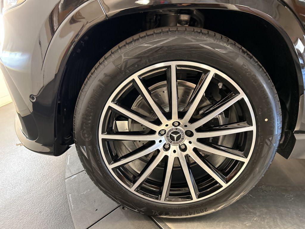 new 2026 Mercedes-Benz GLS 580 car, priced at $120,285