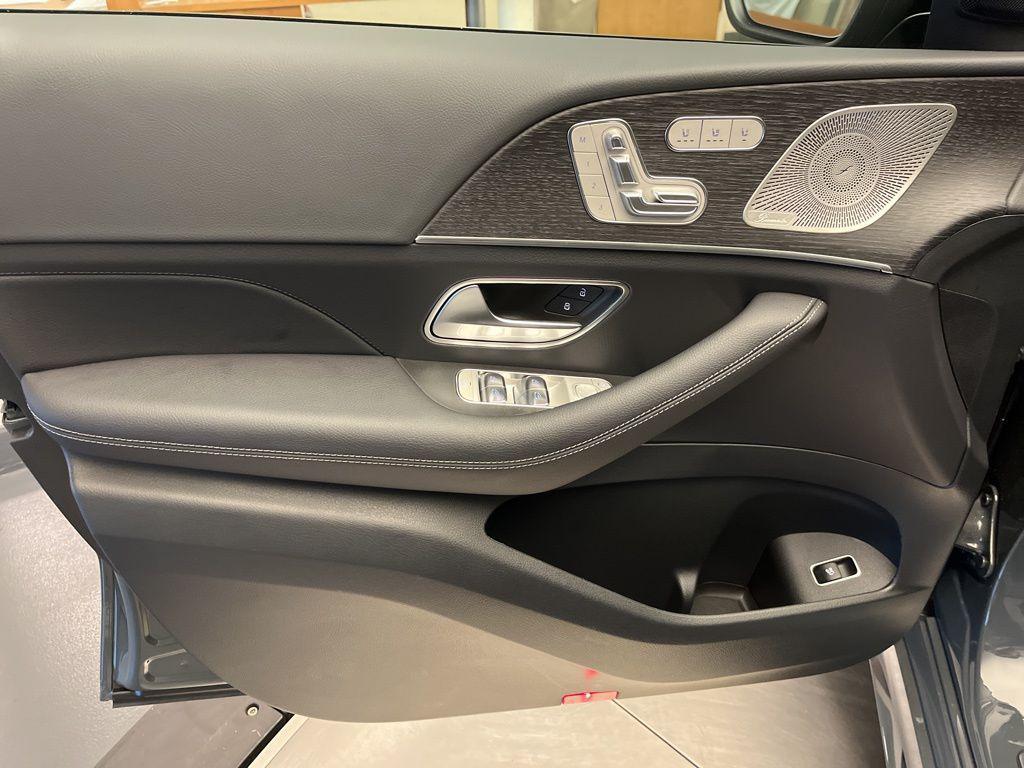 new 2026 Mercedes-Benz GLS 450 car, priced at $96,500