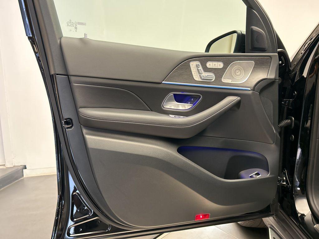 new 2026 Mercedes-Benz GLS 450 car, priced at $92,950