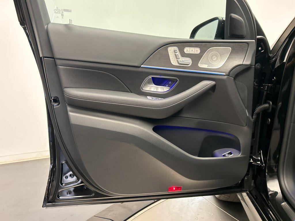 new 2026 Mercedes-Benz GLS 450 car, priced at $96,195