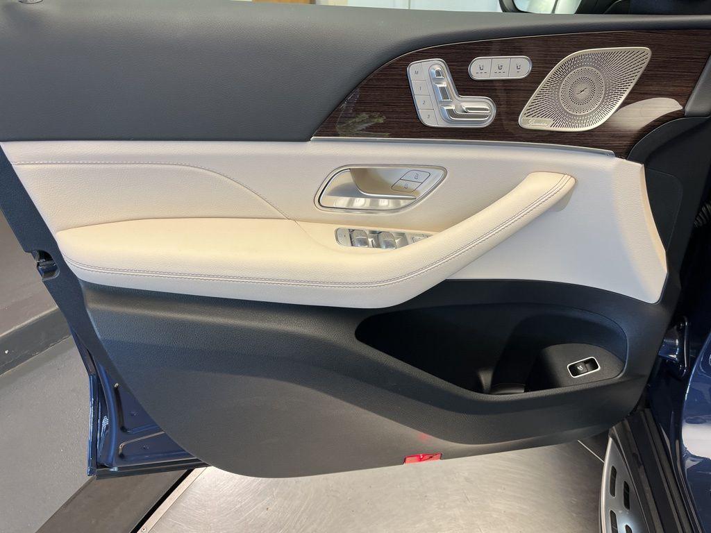 new 2025 Mercedes-Benz GLE 350 car, priced at $75,385