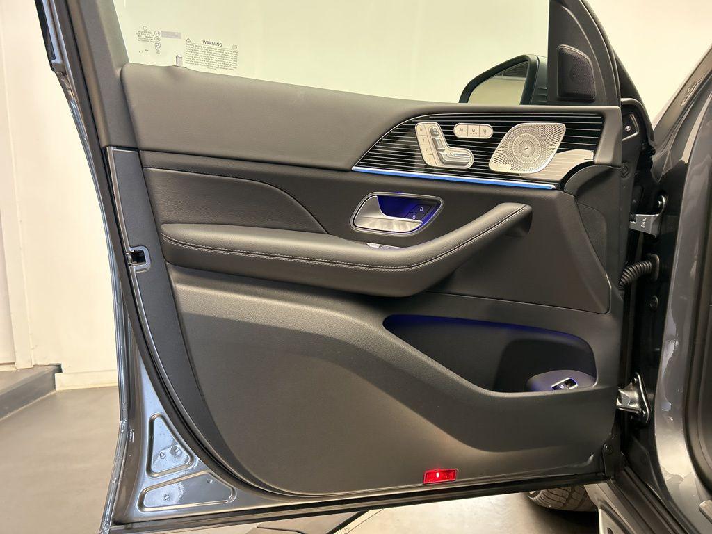 new 2026 Mercedes-Benz GLS 450 car, priced at $93,875