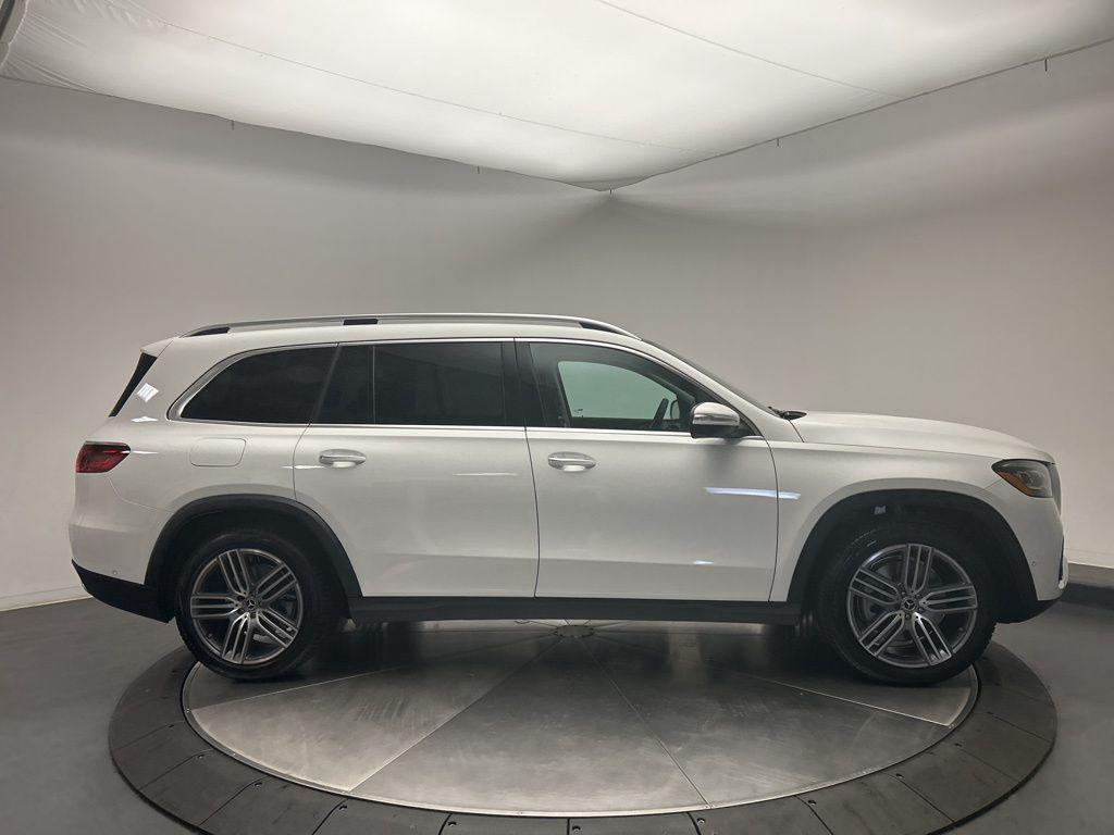 new 2026 Mercedes-Benz GLS 450 car, priced at $92,300