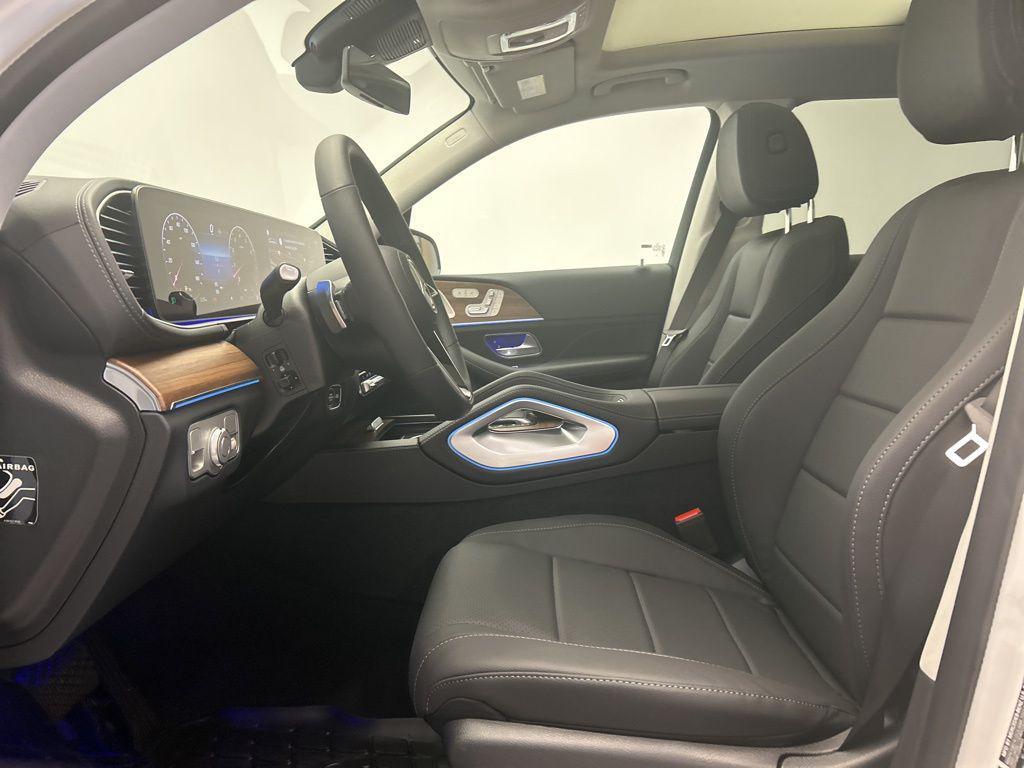 new 2026 Mercedes-Benz GLS 450 car, priced at $92,300