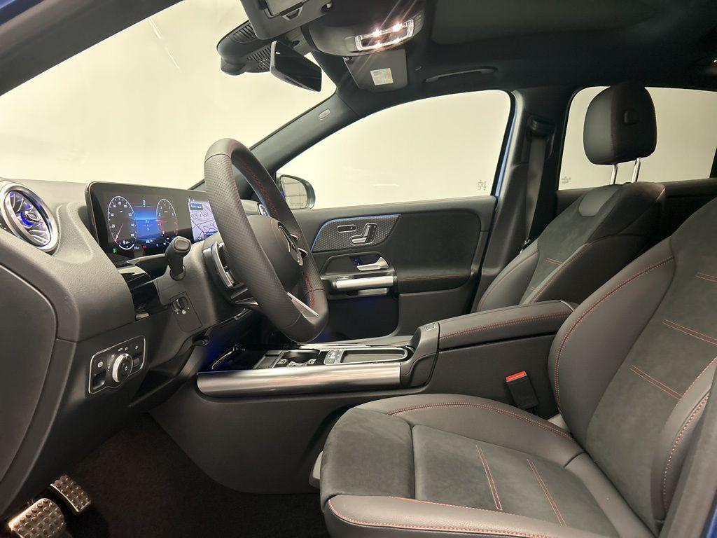 new 2025 Mercedes-Benz GLA 250 car, priced at $53,850