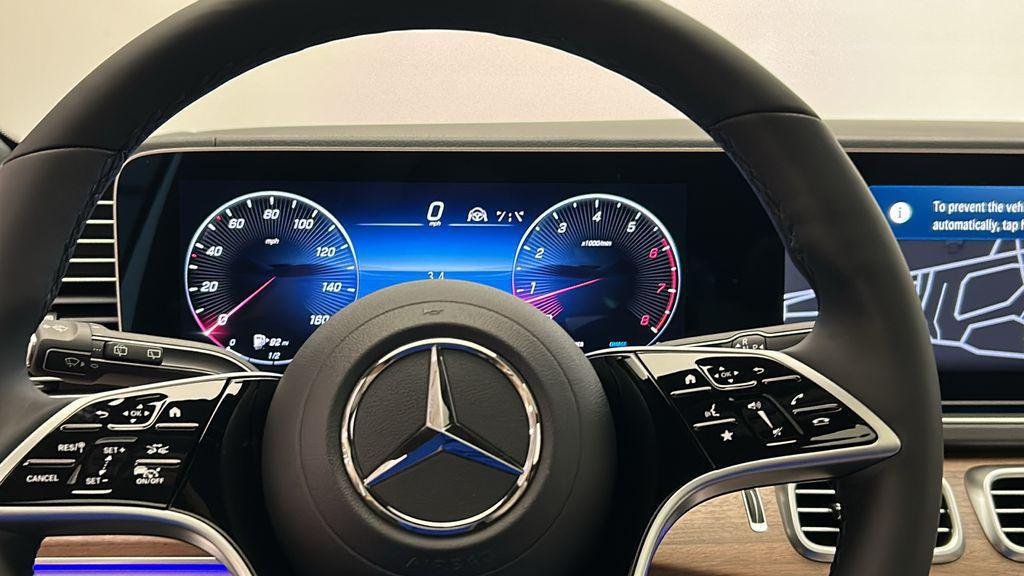 new 2025 Mercedes-Benz GLS 450 car, priced at $91,775
