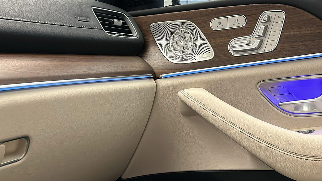 new 2025 Mercedes-Benz GLS 450 car, priced at $91,775