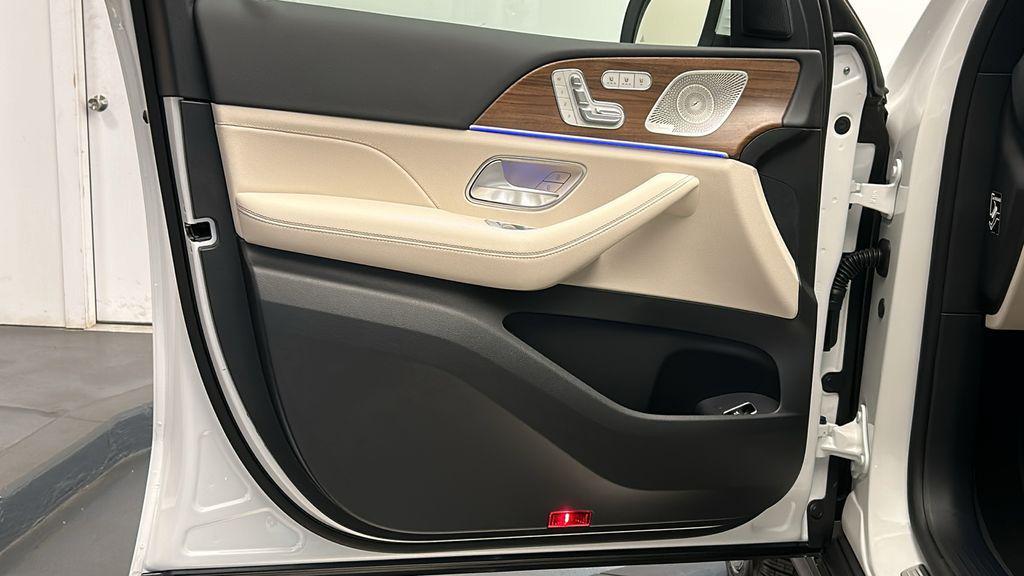 new 2025 Mercedes-Benz GLS 450 car, priced at $91,775
