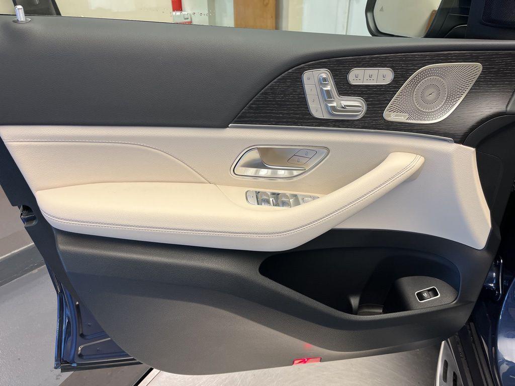 new 2026 Mercedes-Benz GLS 450 car, priced at $92,950