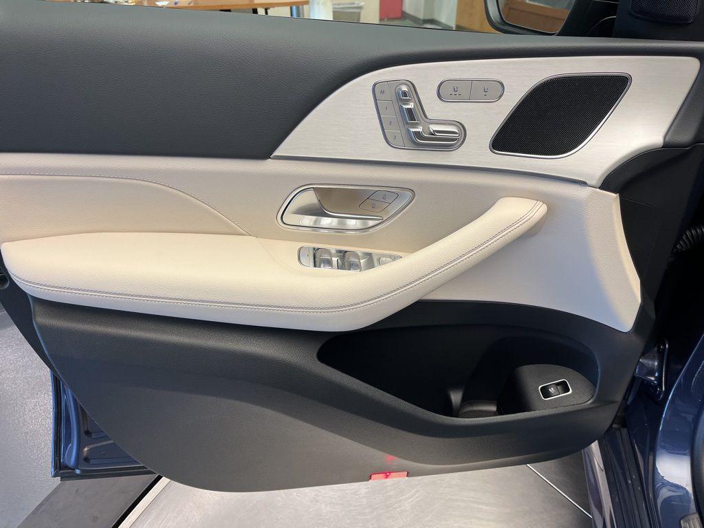 new 2026 Mercedes-Benz GLE 450 car, priced at $81,190