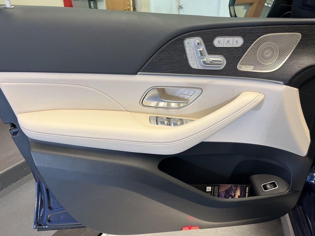 new 2026 Mercedes-Benz GLS 450 car, priced at $98,070