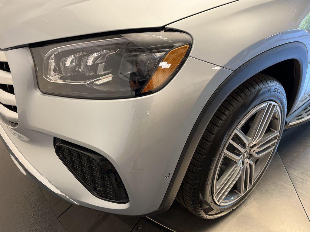new 2026 Mercedes-Benz GLS 450 car, priced at $92,595