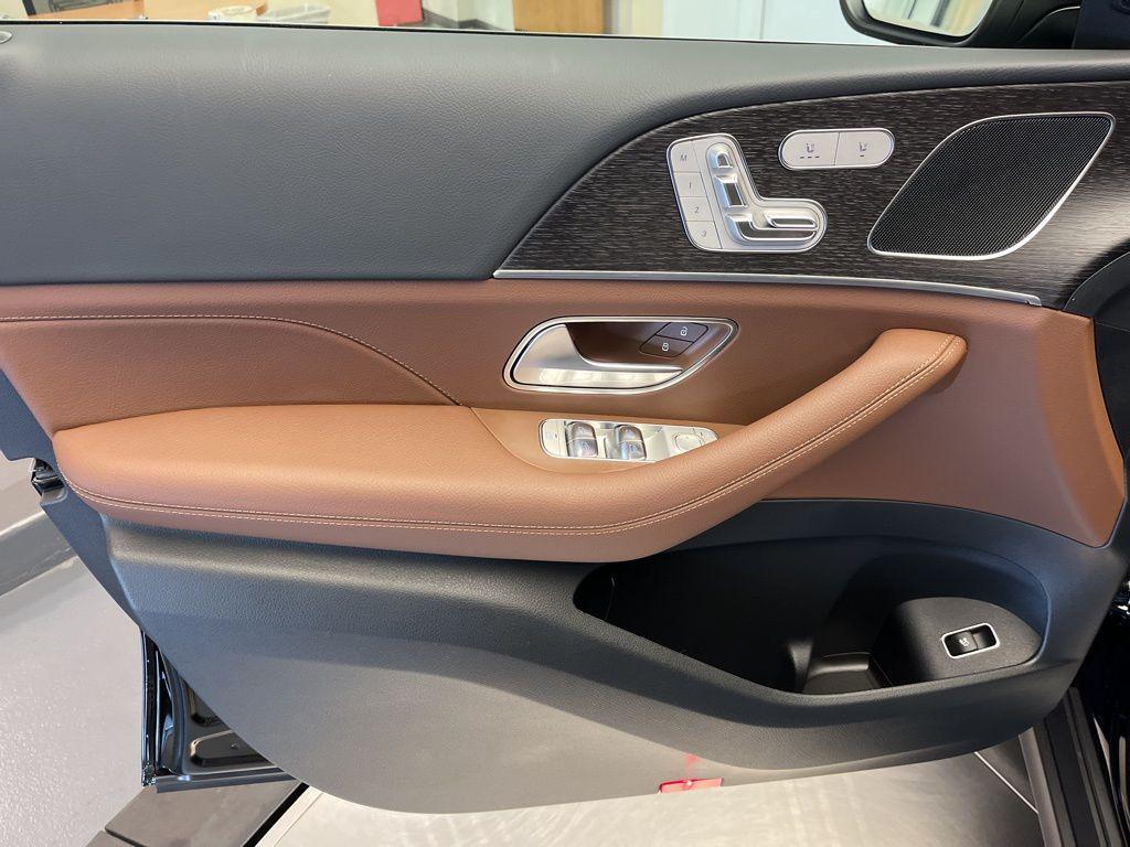 new 2026 Mercedes-Benz GLE 350 car, priced at $68,000