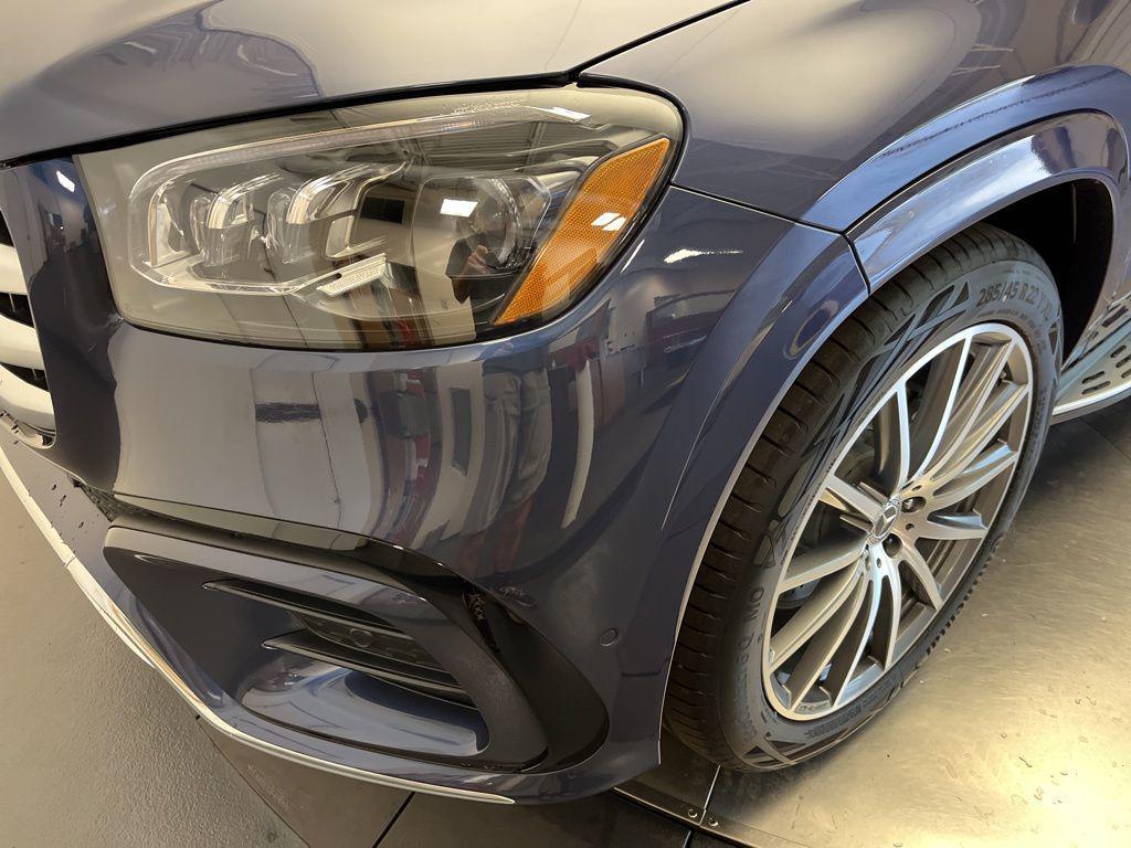 new 2026 Mercedes-Benz GLS 580 car, priced at $121,420