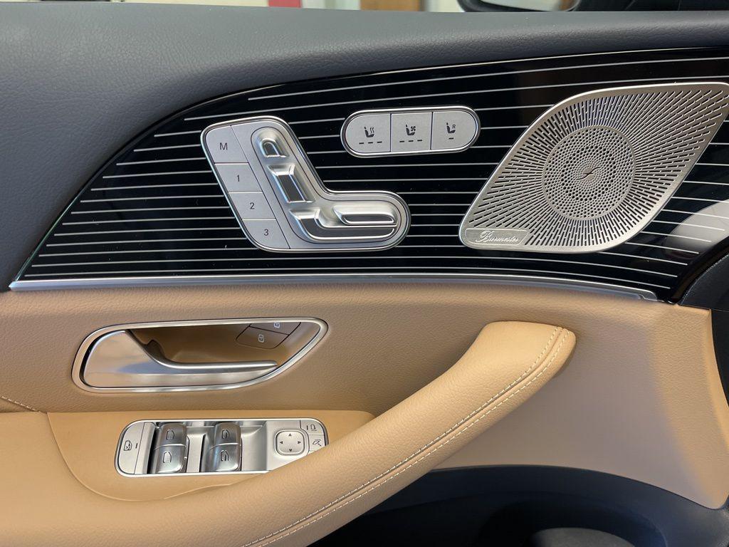 new 2026 Mercedes-Benz GLS 580 car, priced at $121,420